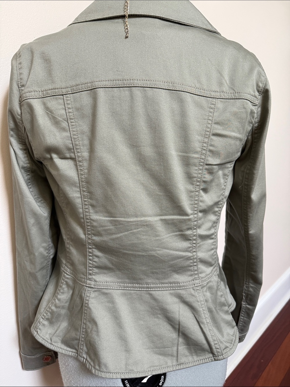 White House Black Market Olive Green Tailored Jean Jacket size6 - Picture 4 of 7